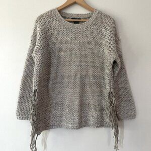 Zaria Grey Beige Fringe Western Boho Sweater Size Medium bin 1W